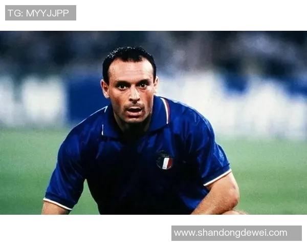 回顾足球老一代传奇球星的辉煌岁月与经典瞬间