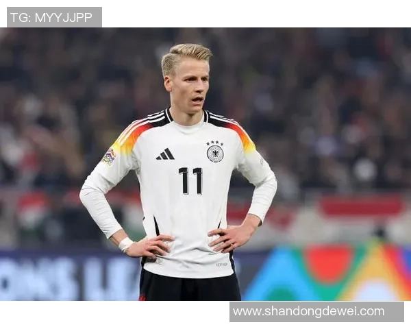 沃尔特足球球星传奇生涯回顾：从青涩少年到世界级巨星的荣耀与挑战